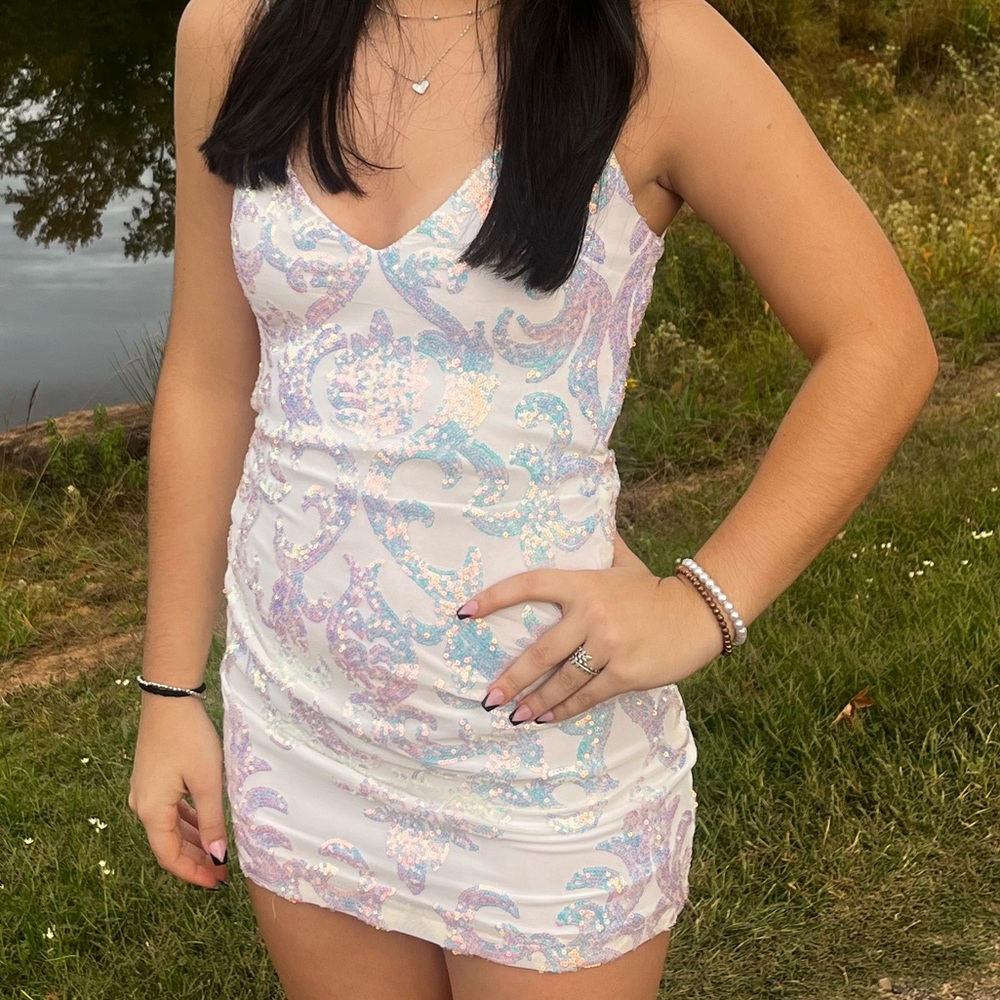 Only worn once for homecoming dance size XS fits like S